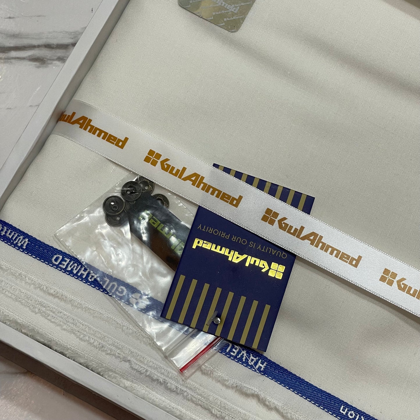 GulAhmed Men’s Gift Box – WHITE Unstitched Wash & Wear Suit