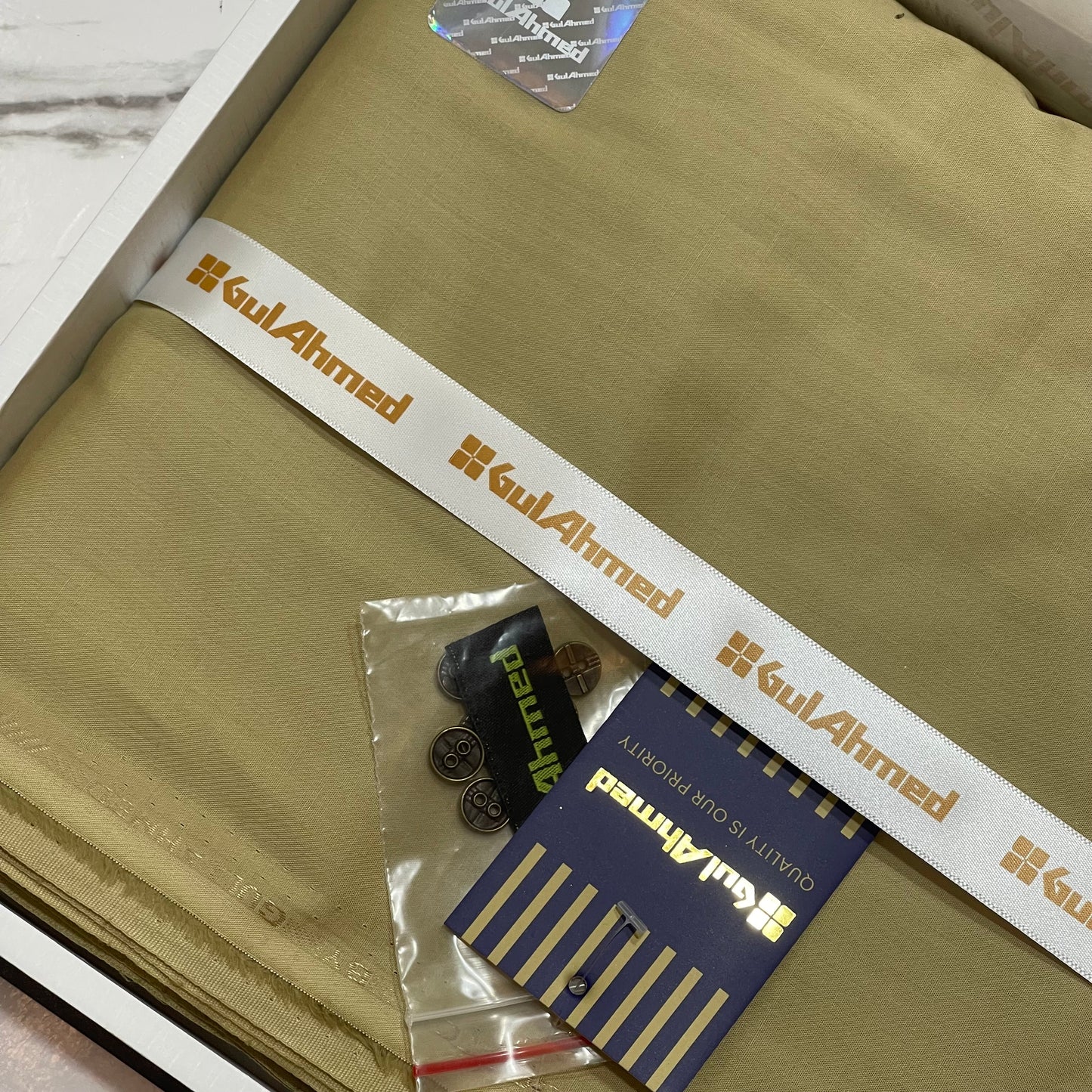 GulAhmed Men’s Gift Box – KHAAKI Unstitched Soft Cotton Suit